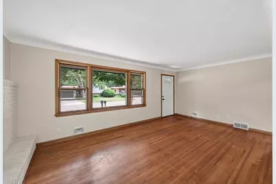3119 Mildred Drive, Roseville, MN 55113 - Photo 6