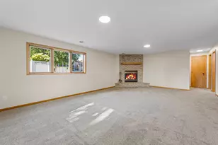 1676 Castle Dr, North Mankato, MN 56003 - Photo 28