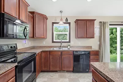 1805 10th Street NE, Buffalo, MN 55313 - Photo 2