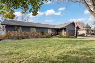 308 23rd St SE, Willmar, MN 56201 - Photo 2