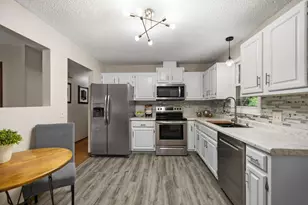 17160 Hershey Ct, Lakeville, MN 55044 - Photo 4