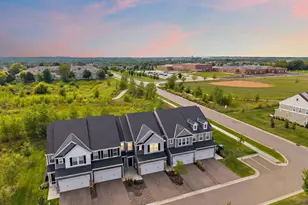 11255 Crestbury Dr, Woodbury, MN 55129 - Photo 2