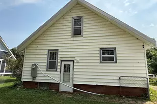 305 1st Ave NE, Dodge Center, MN 55927 - Photo 2