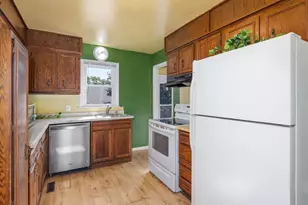 2920 W 71 1/2 St, Richfield, MN 55423 - Photo 6
