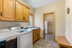 4525 Alicia Dr, Eagan, MN 55077 - Photo 38