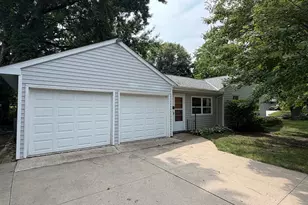 3 Fareway Dr, Northfield, MN 55057 - Photo 2