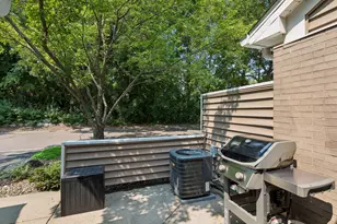 2762 Autumnwood Ln, Minnetonka, MN 55305 - Photo 24
