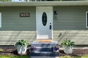 16570 22nd St S, Saint Mary's Point, MN 55043 - Photo 2