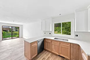 8687 Ridgewind Rd, Eden Prairie, MN 55344 - Photo 10