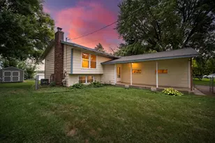 7 Lakeview Terrace Blvd, Waconia, MN 55387 - Photo 1