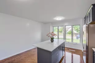 3597 Gershwin Ct N, Oakdale, MN 55128 - Photo 12