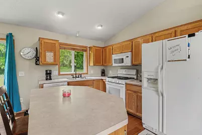 612 Deer Trail, Montgomery, MN 56069 - Photo 4