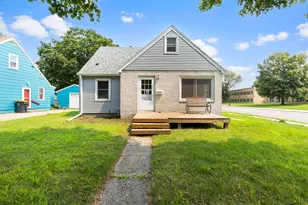 802 Center St, North Mankato, MN 56003 - Photo 6
