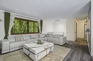 8445 Morgan Ln, Eden Prairie, MN 55347 - Photo 8