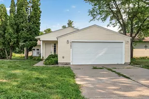 6262 7th St N, Oakdale, MN 55128 - Photo 1