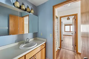 3058 Lake Shore Dr, Minneapolis, MN 55416 - Photo 12