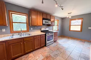 1710 Oakwood Dr, Shoreview, MN 55126 - Photo 8