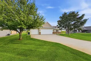 2759 11th Ave SE, Willmar, MN 56201 - Photo 8