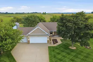 2759 11th Ave SE, Willmar, MN 56201 - Photo 2