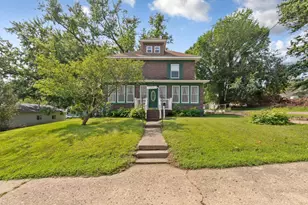 1009 South St, Jackson, MN 56143 - Photo 1