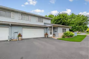 1154 Aston Cir, Burnsville, MN 55337 - Photo 2