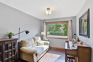 919 Parkview Ln, Sartell, MN 56377 - Photo 8