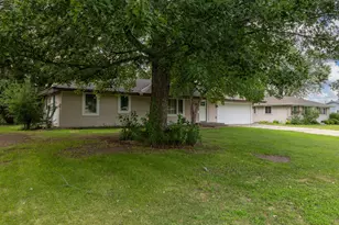 8024 Upton Ave S, Bloomington, MN 55431 - Photo 2