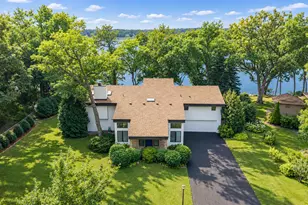5605 Evergreen Ln N, Plymouth, MN 55442 - Photo 2