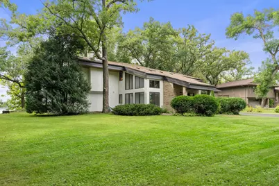 5605 Evergreen Lane N, Plymouth, MN 55442 - Photo 6