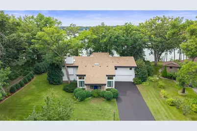5605 Evergreen Lane N, Plymouth, MN 55442 - Photo 2