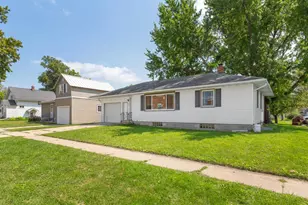 333 1st St SE, Blooming Prairie, MN 55917 - Photo 4