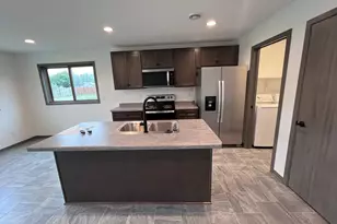 1427 Sunrise Ave SE, Rochester, MN 55904 - Photo 4
