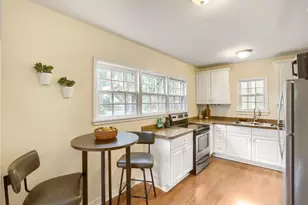 1882 Hawthorne Ave E, Saint Paul, MN 55119 - Photo 8