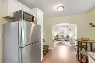 1882 Hawthorne Ave E, Saint Paul, MN 55119 - Photo 10