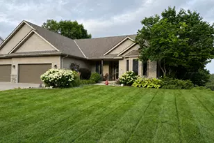 553 Tuttle Dr, Hastings, MN 55033 - Photo 1