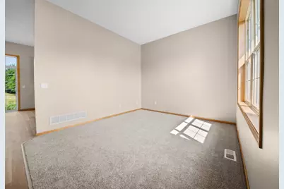 808 Lindsey Lane, Belle Plaine, MN 56011 - Photo 8