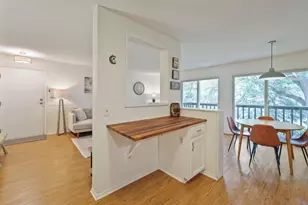 7267 Hunters Run, Eden Prairie, MN 55346 - Photo 12