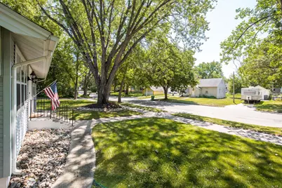 305 8th Avenue E, Alexandria, MN 56308 - Photo 2