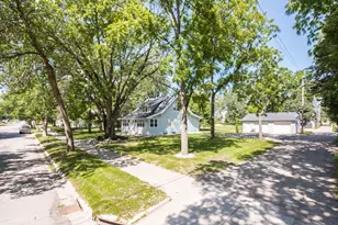 305 8th Ave E, Alexandria, MN 56308 - Photo 32