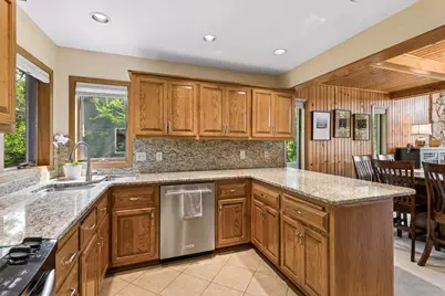 225 Peninsula Road, Medicine Lake, MN 55441 - Photo 12