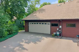 225 Peninsula Rd, Medicine Lake, MN 55441 - Photo 44