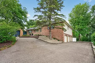 1528 Briarknoll Dr, Arden Hills, MN 55112 - Photo 30