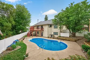 1528 Briarknoll Dr, Arden Hills, MN 55112 - Photo 2