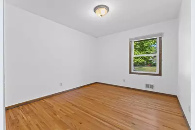 10112 Nord Avenue S, Bloomington, MN 55437 - Photo 30