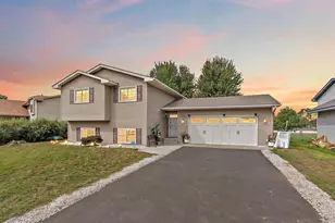 9748 Hames Ct S, Cottage Grove, MN 55016 - Photo 2