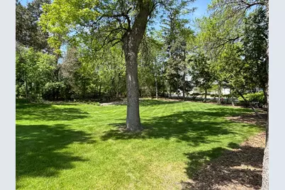 4900 Lakeview Drive, Edina, MN 55424 - Photo 8