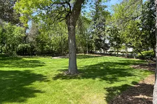 4900 Lakeview Dr, Edina, MN 55424 - Photo 8