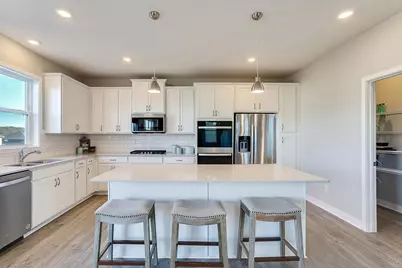 1643 Zumbro Avenue, Shakopee, MN 55379 - Photo 1