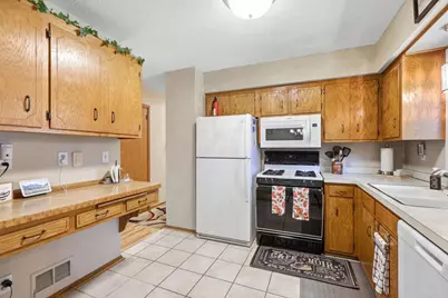 154 Yoho Drive, Anoka, MN 55303 - Photo 4