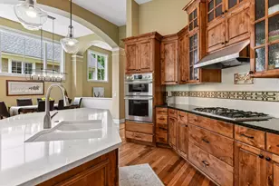 8775 Lake Riley Dr, Chanhassen, MN 55317 - Photo 4